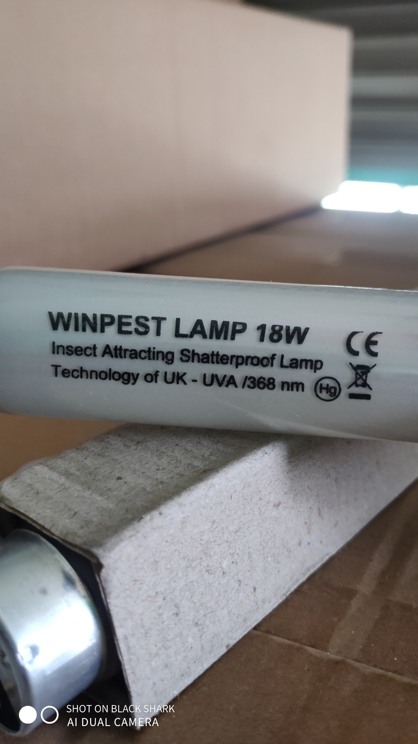 Bóng đèn thu hút côn trùng chống vỡ WINPEST 18W